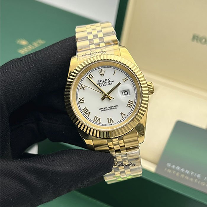 Comprar réplica AAA de reloj Rolex Datejust 41 en total oro amarillo con carátula blanca y números romanos.